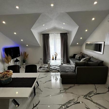Luxury Apartment Megy Otocac Exterior photo